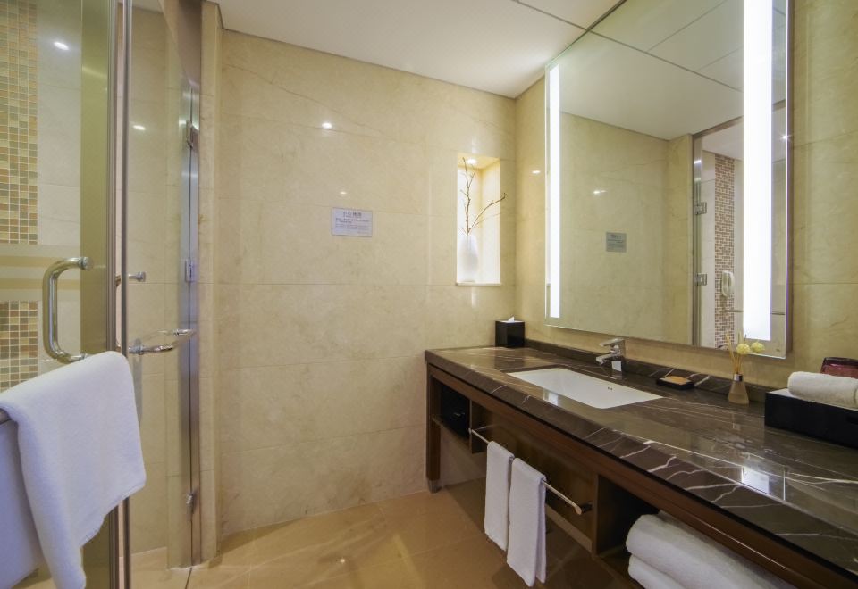 栖园楼豪华大床房（静谧睡眠+全景落地窗+室内泳池）