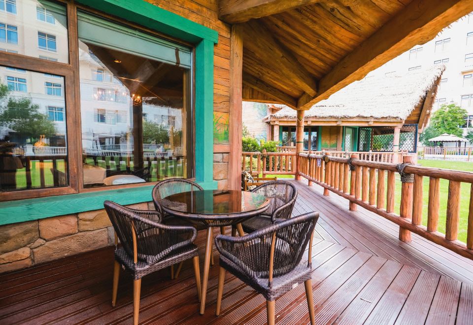 Zhengzhou Yinji Ice and Snow HotelVilla