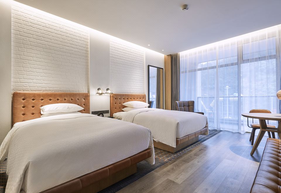 Four Points By Sheraton Qiandao Lake2-bed Room With Courtyard View