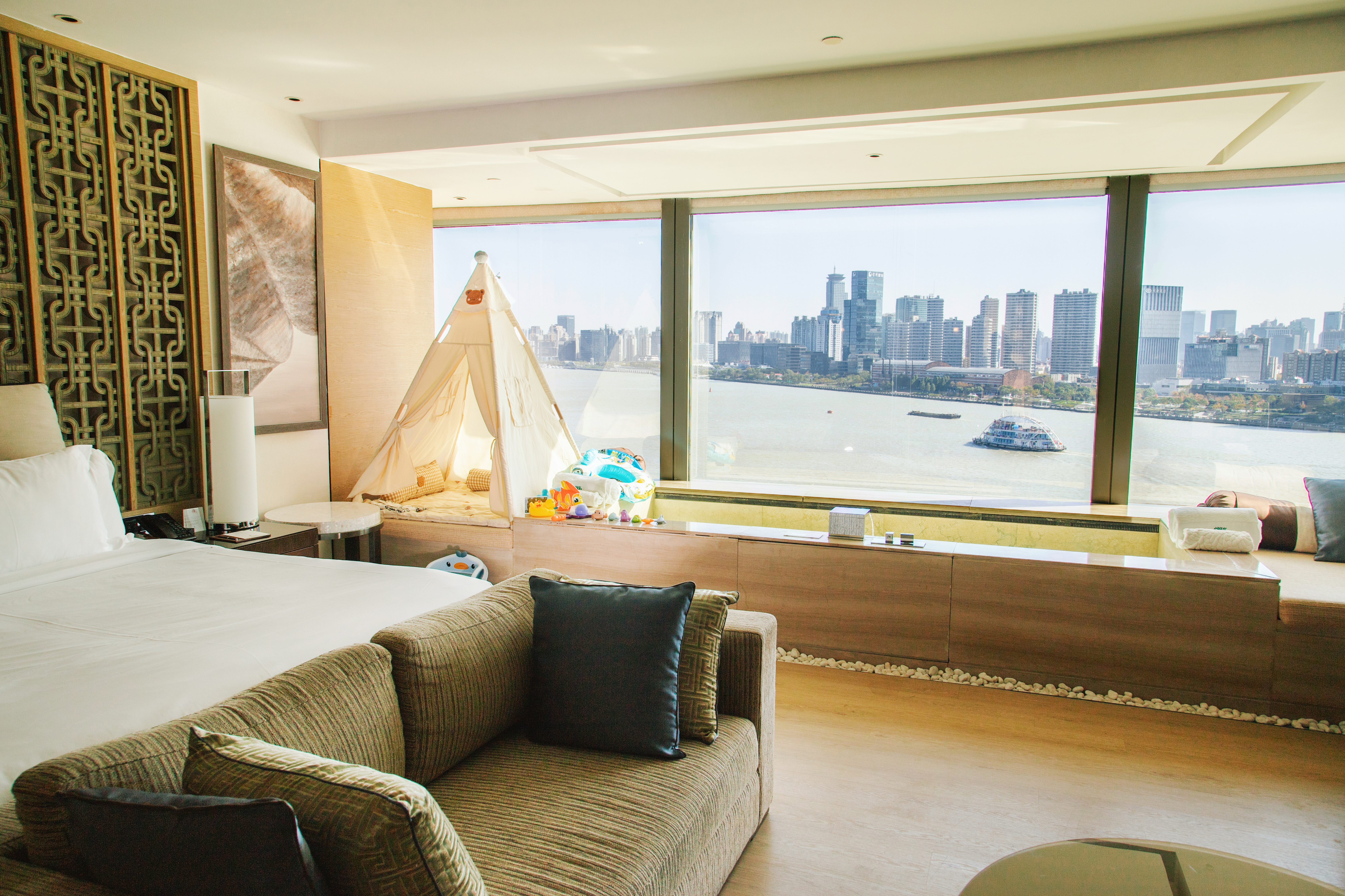 亲子设施布置-悦心池江景房|亲子悦游