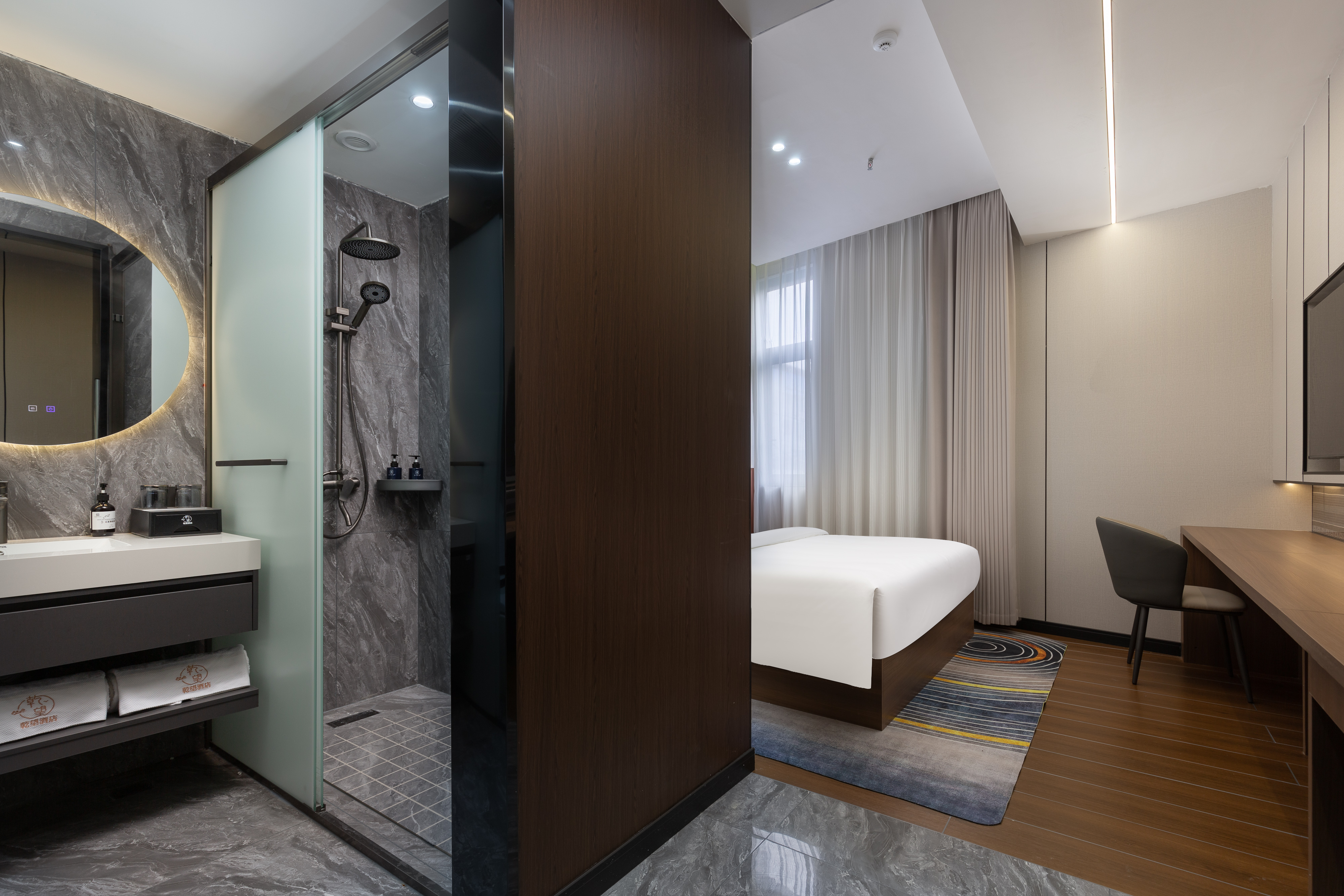 舒享智控大床房（天猫精灵智能客控+智能马桶+零压床垫）