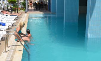 Grand Milano Hotel - Housity