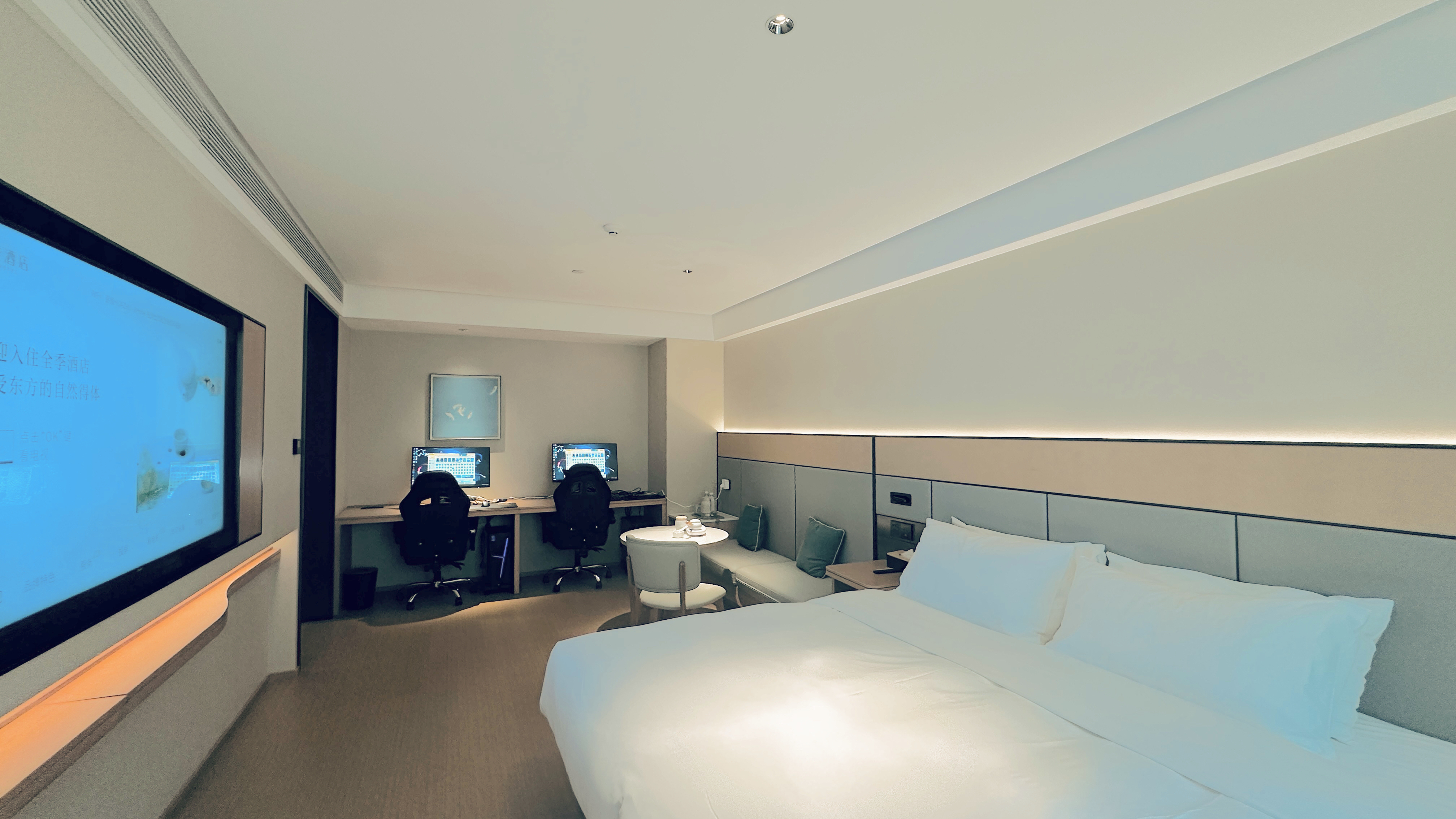 电子竞技双人大床房