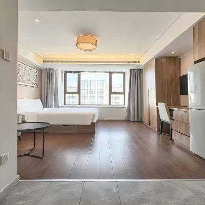 高級大床房（洗烘一體機+電視投屏+冰箱+微波爐） 上海森蘭洲海路地鐵站CitiGO HOUSE歡閣服務公寓優惠