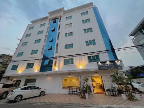 White Corner Hotel
