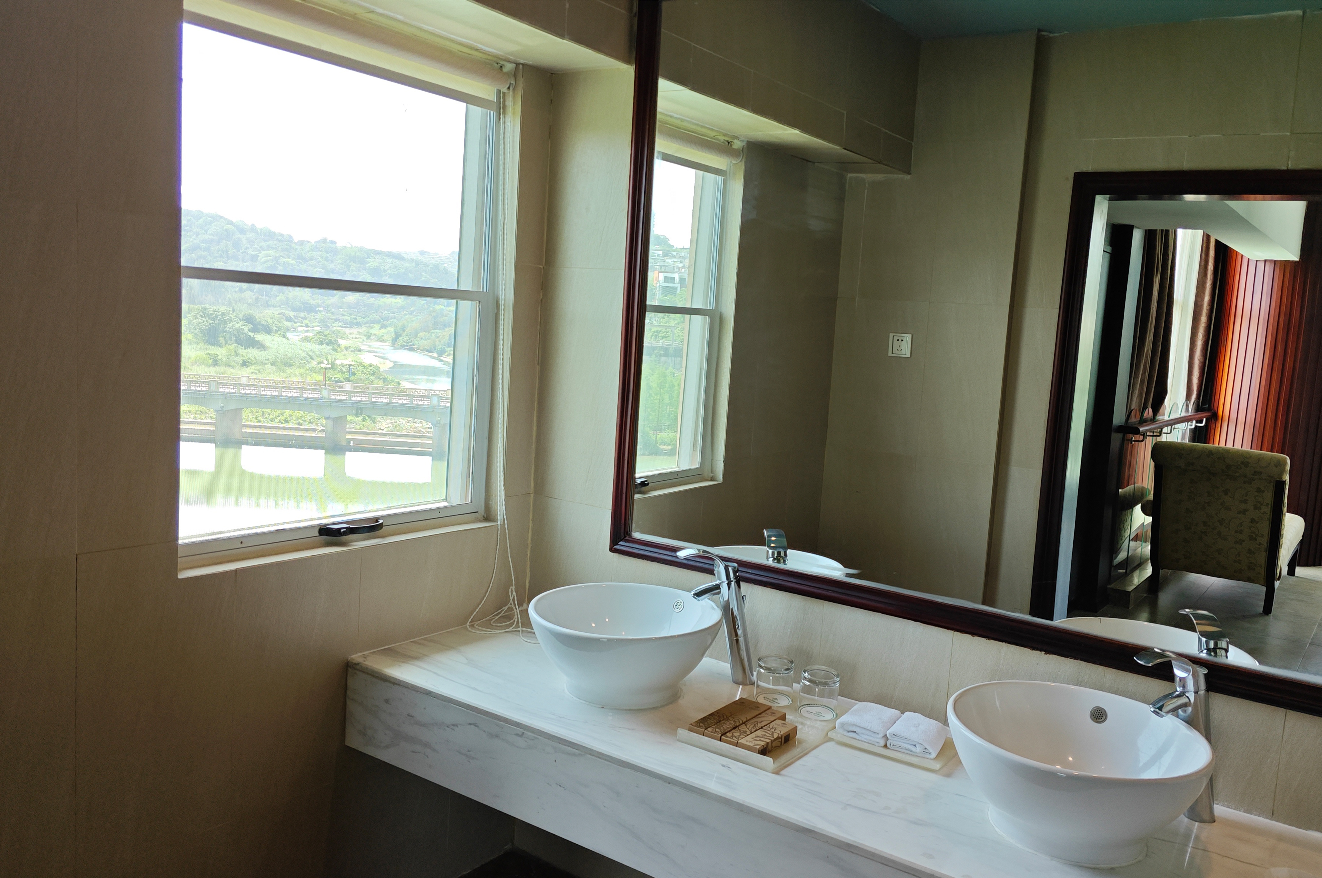 河景豪华套房两房一厅|独立温泉池