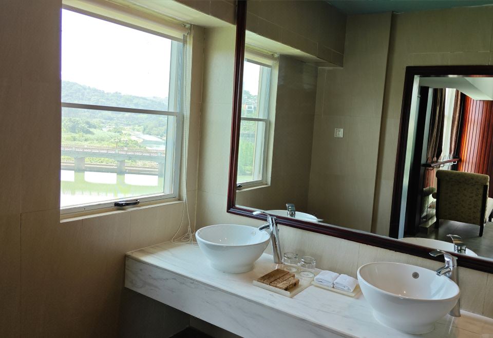 河景豪华套房两房一厅|独立温泉池