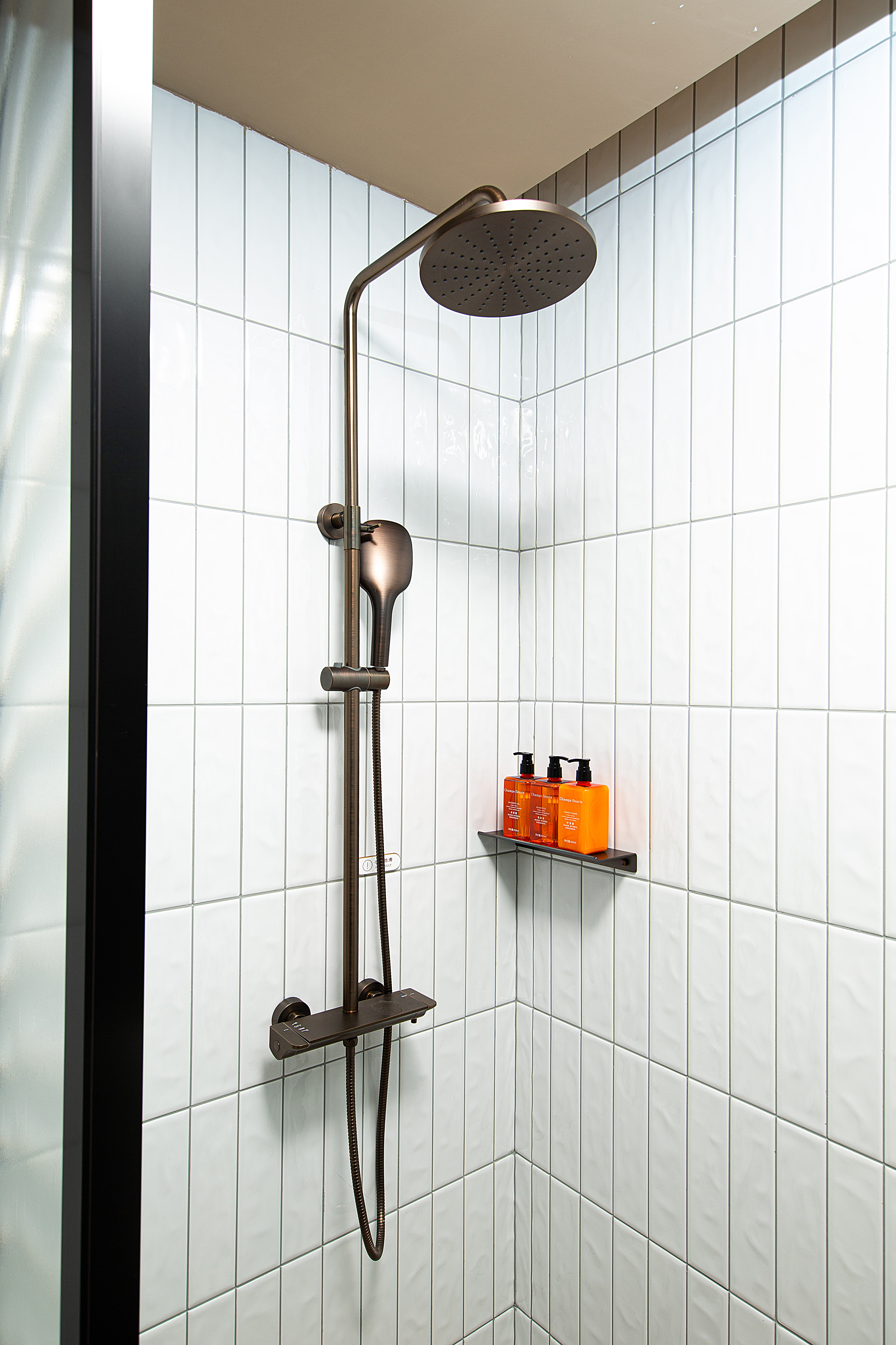 加州阳光高级大床房（65寸投屏|金可儿床垫|独立冰箱）