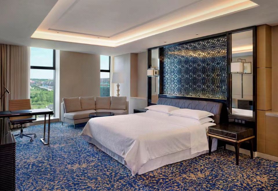 Sheraton Changchun Jingyuetan HotelPremier Deluxe Suite