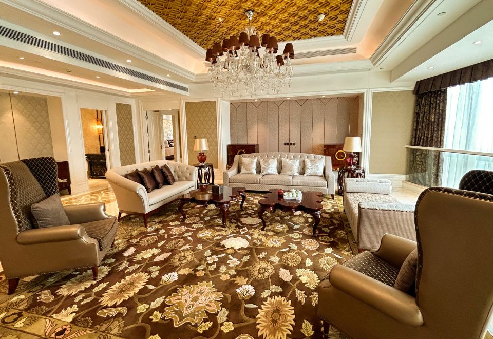 尊雅套房一房二厅（带厨酒吧+乾湿蒸+按摩床+180度江景+麻将房）