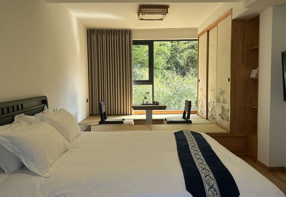 Deluxe Loft Suite