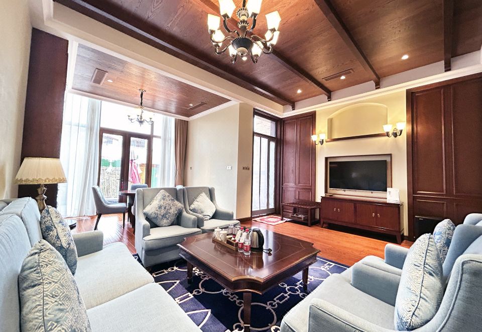 Baihualin Hot Spring Valley HotelYi Quan Shan Lu One-Bedroom Courtyard Hot Spring House With Outdoor Tub