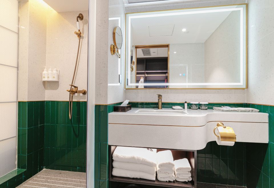 粤雅大床房-奢睡体验+享太空记忆棉床垫