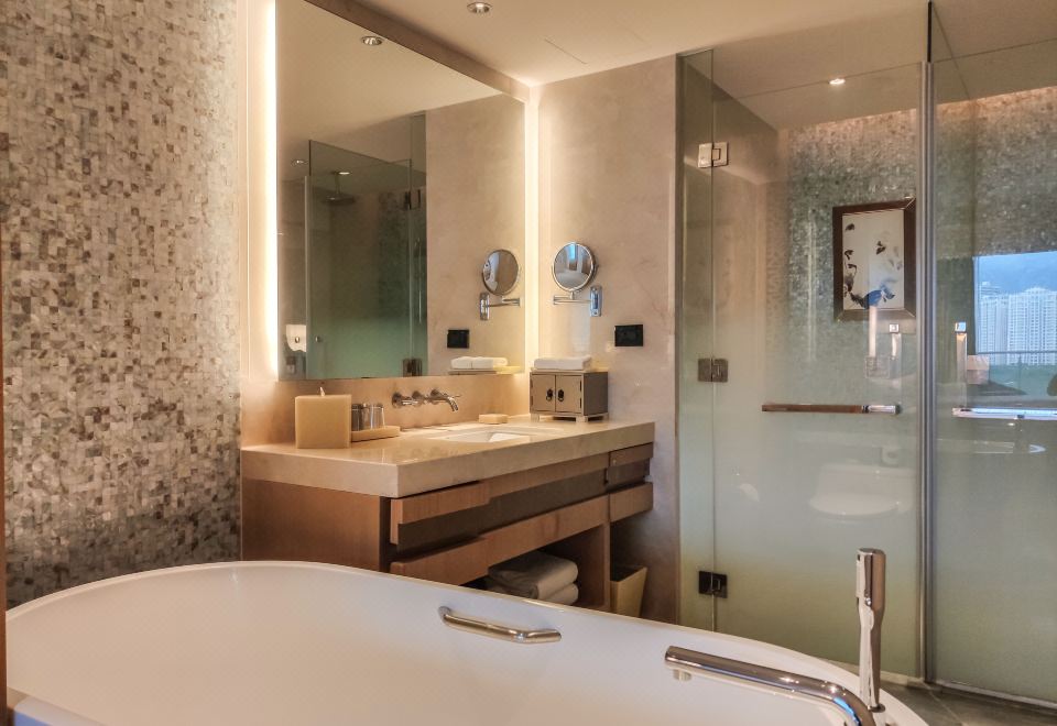 西翼揽海轩尊尚海景双床房