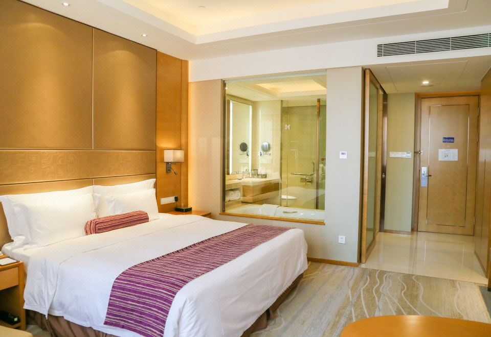 至尊豪华大床房【高居揽胜+俯瞰繁城】