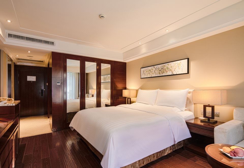 GRAND NEW CENTURY RESORT Siming Lake YuyaoExclusive Comfort Double Bed Room With Massage Chair