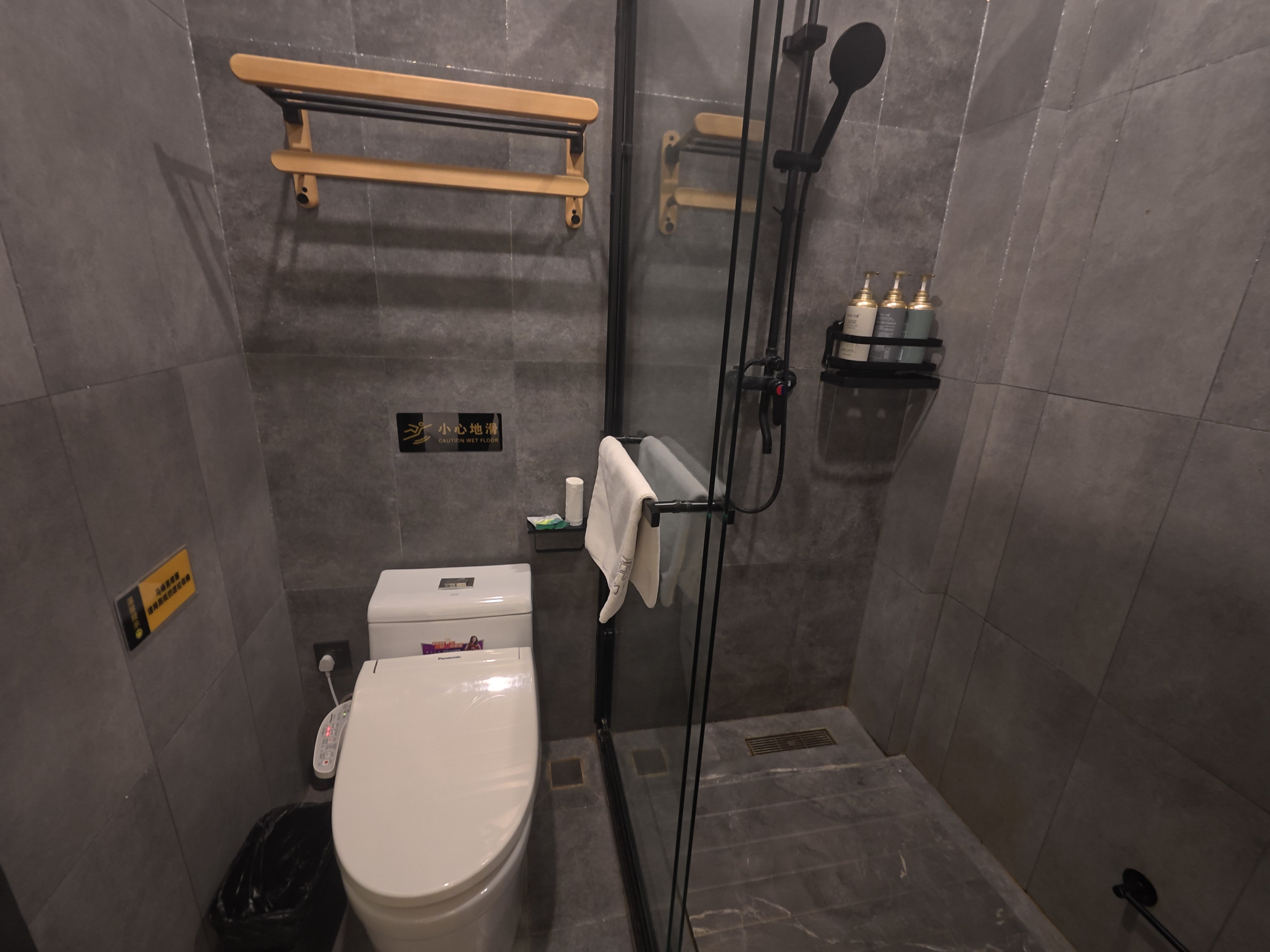 隐居·大床房【乳胶枕+舒适浴缸+轻纱帷幔】