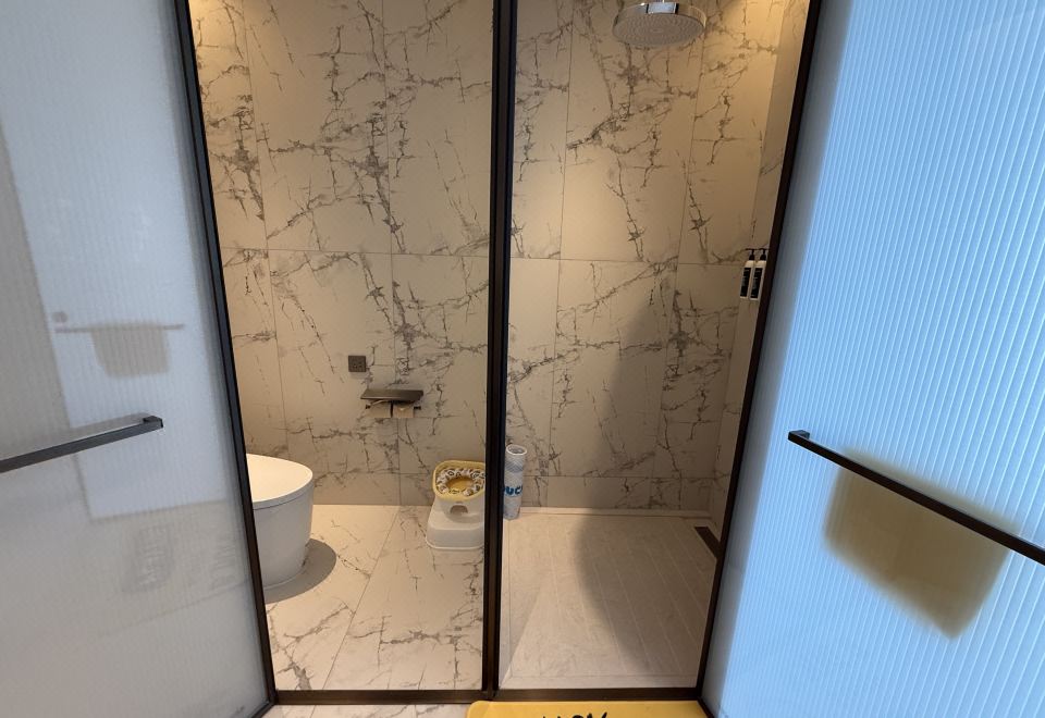 小黄鸭主题家庭房（智能客控+森林氧吧）