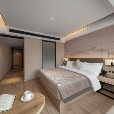 商務大床房（明亮寬敞+乳膠床墊） 莫林酒店（高鐵西站金橋國際店）優惠