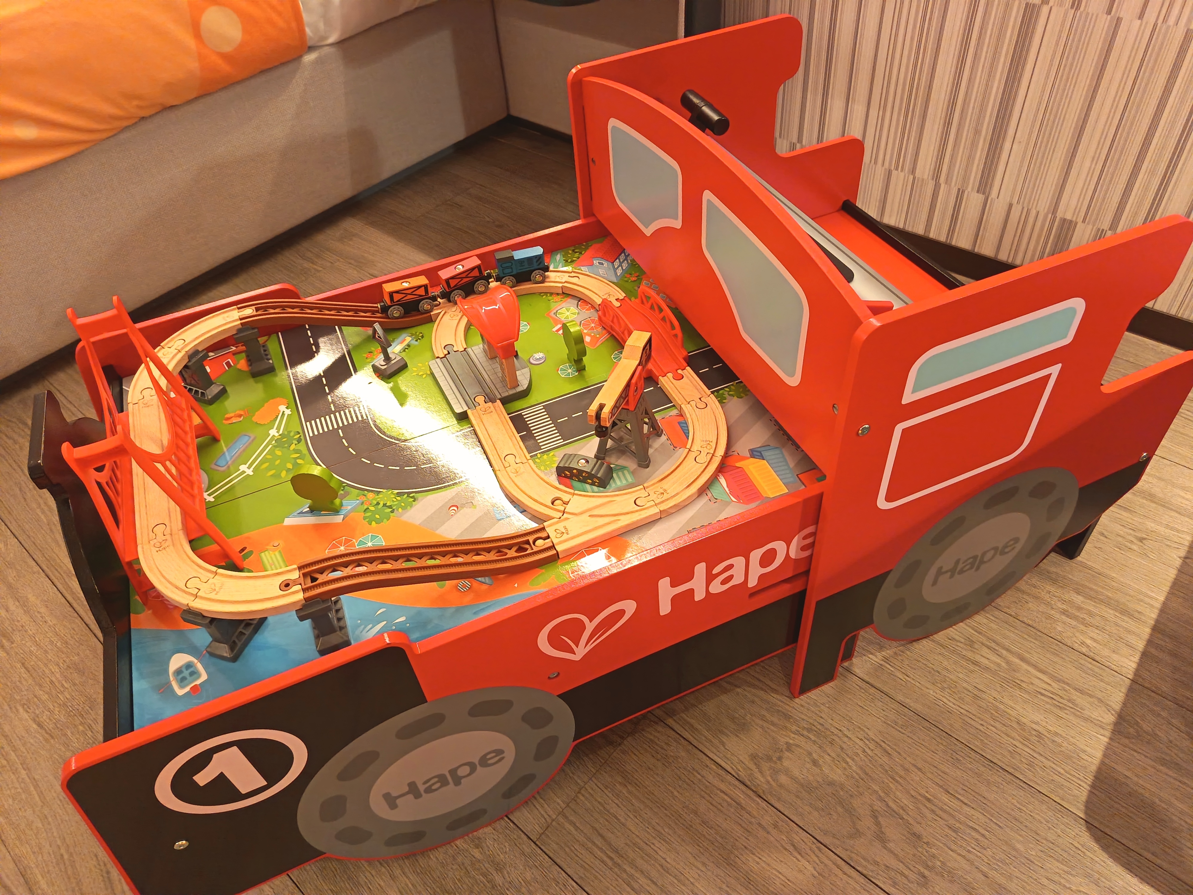 新丝绸之路亲子房（卡通主题+亲子空间+智能投屏）