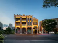 MUGA DESIGNER HOTEL Hotel a 
