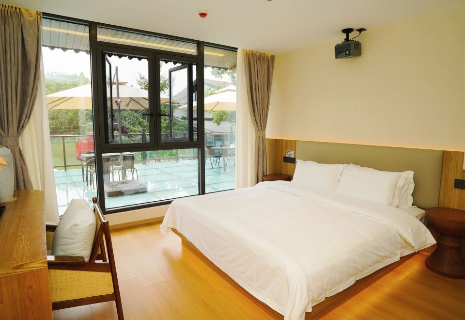 晨光映池?觀池大床房（智能客控?百寸投影?智能馬桶）