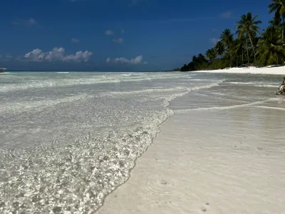 Nazaki Beach Hotel & Spa Maldives 酒店