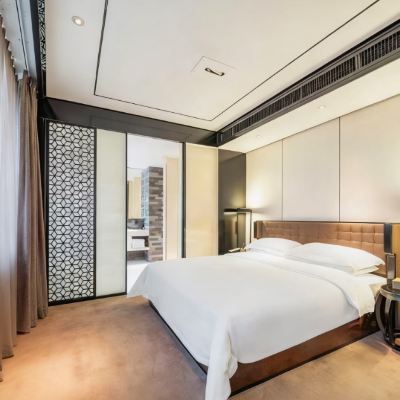 尊享•豪華套房【雲感床墊ǀ陽光浴缸ǀ功夫茶具】 格蘭雲天·閱飯店（深圳東門店）優惠