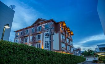 The Signature Hotel @ Thapae - Housity