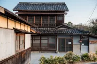 Benton Guesthouse, Private Nostalgic Shōwa-era House, former Akiya Hotel a 