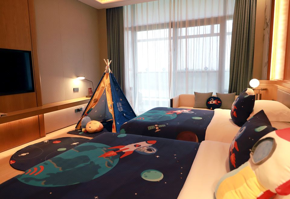 Wyndham Grand Plaza Fuzhou XiangaishanSpace Adventure Family Twin Room