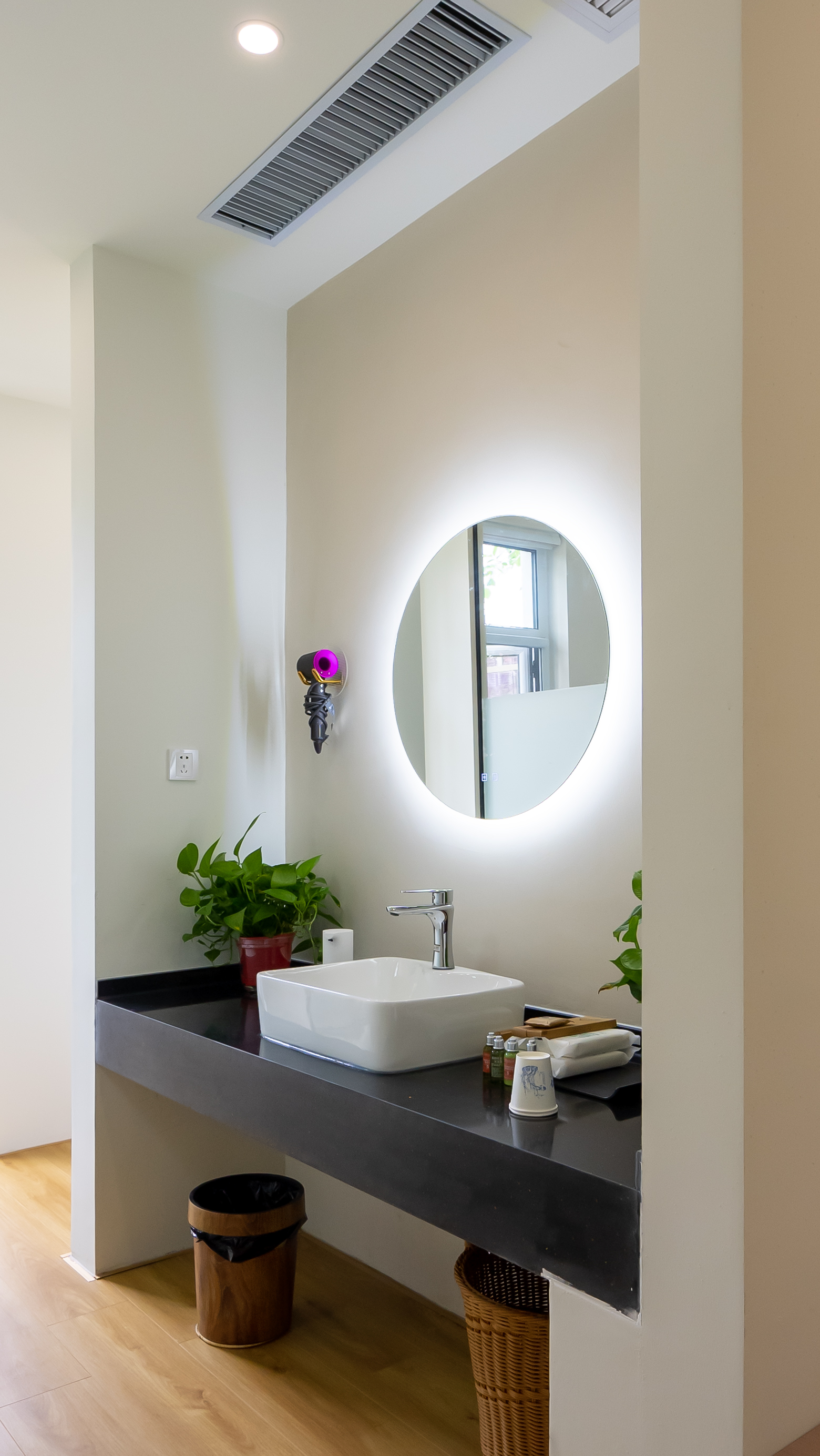 轻奢豪华大床房