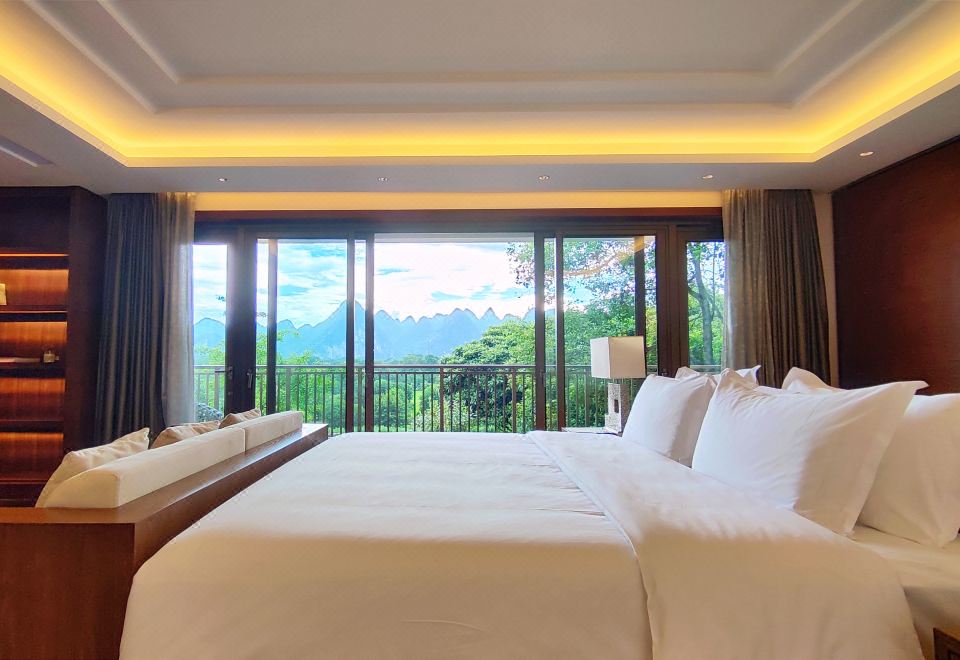Shanshui Villa HotelRiver-View Grand Deluxe Double Bed Room (Floor-to-Ceiling Balcony)