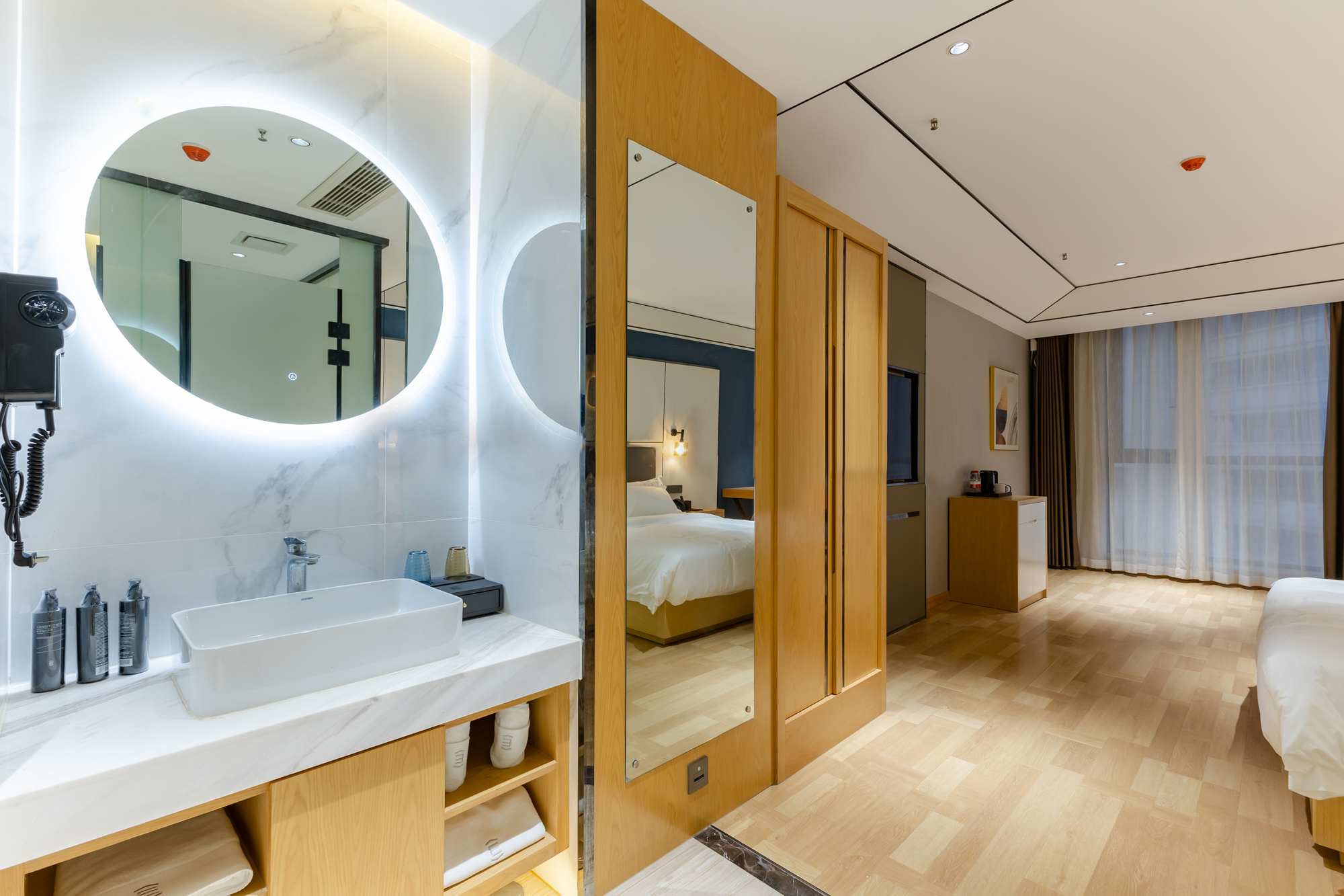 Superior Executive Room (Double Bed) (Tv, Shower)