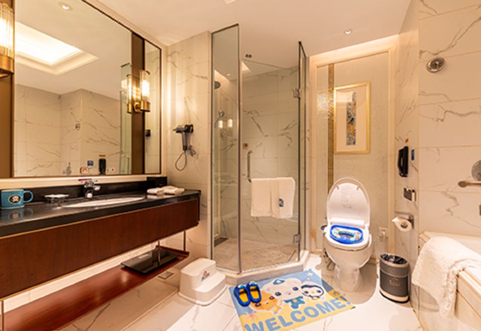 海底小纵队亲子房 -饱览湖光山色