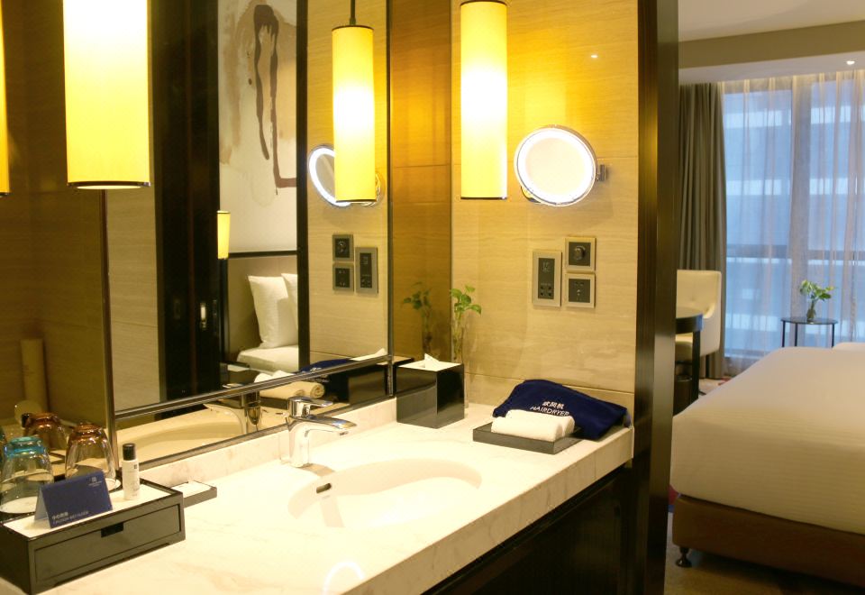 行政豪華大床房（金可兒床墊+AccaKappar+徠芬吹風機）