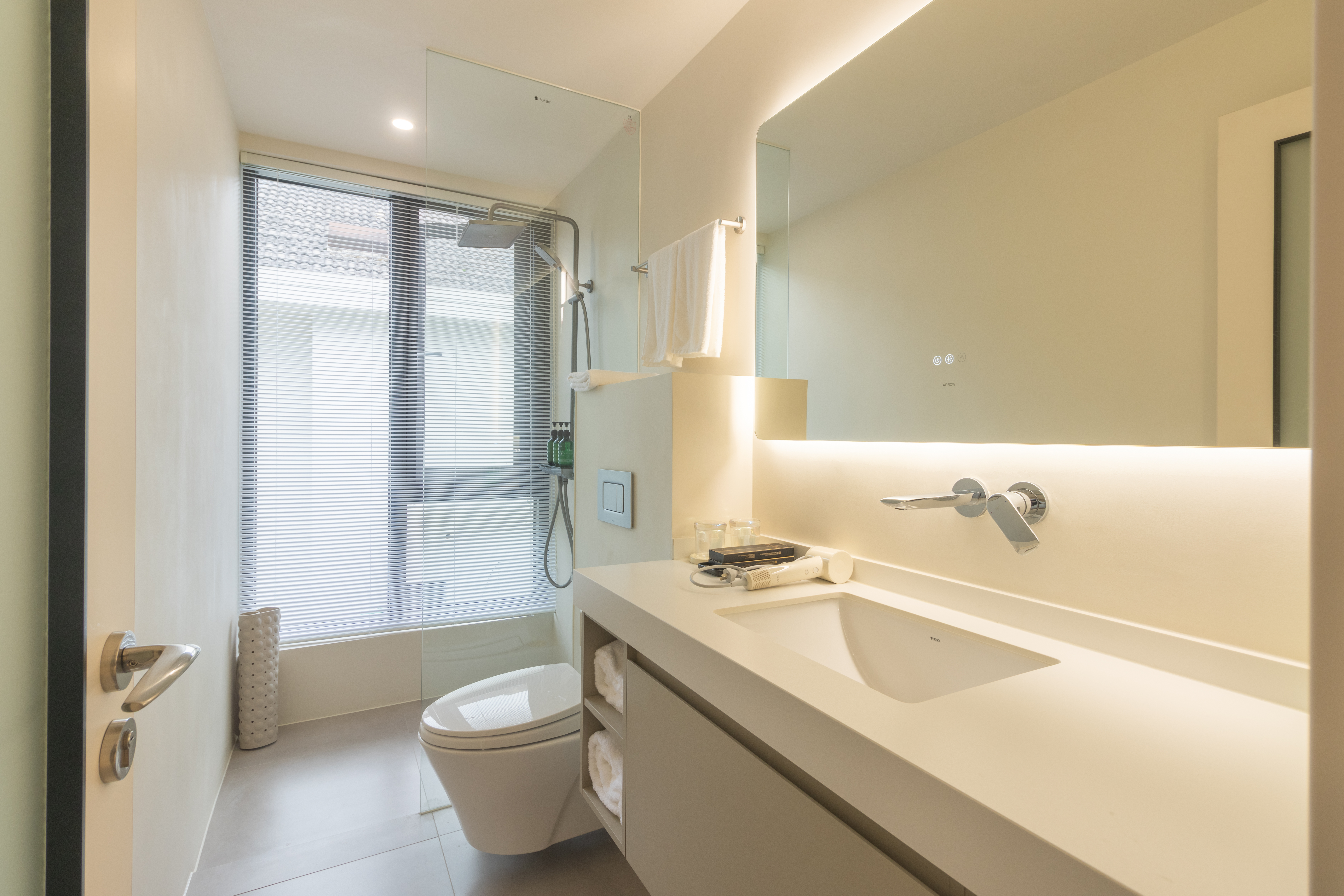 悠然舒适大床房丨中央约克水空调+地暖+可投屏智能电视+休闲座椅+慕思床垫+toto衞浴