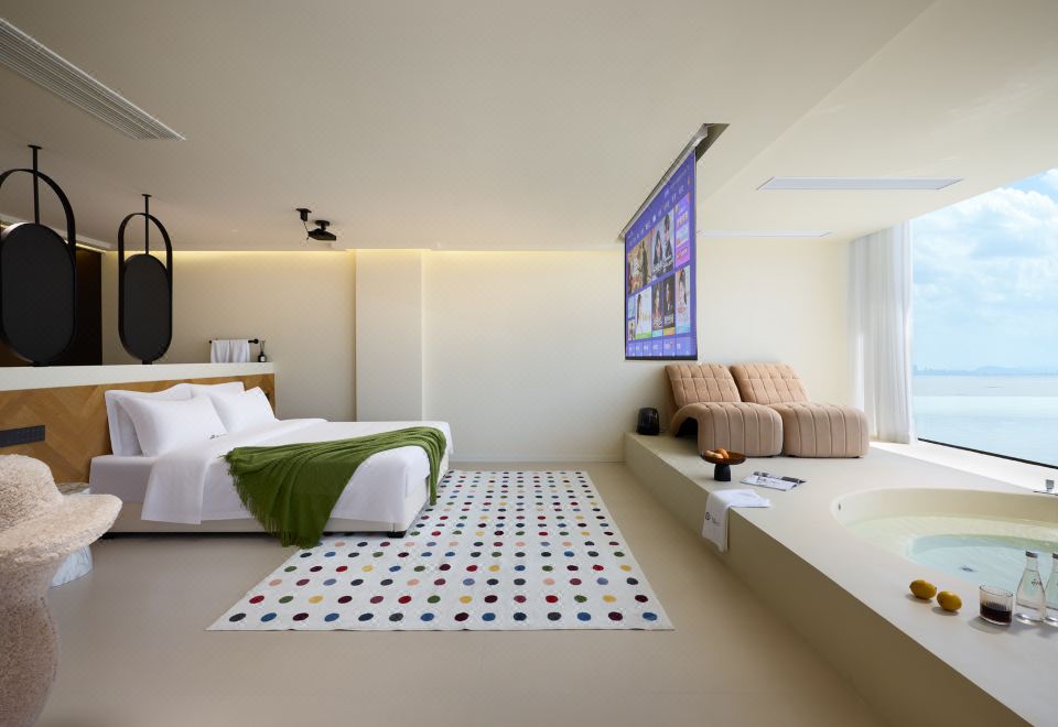 270°湖景大床房·CLUB302【私汤·全屋智能·观景露台】