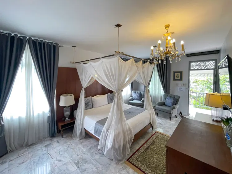 ห้องดีลักซ์ เตียงใหญ่ 1 เตียง