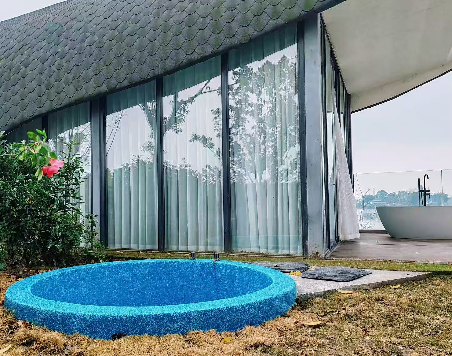 云端·360°湖景尊享私湯大床房「4K投影·湖景花園」