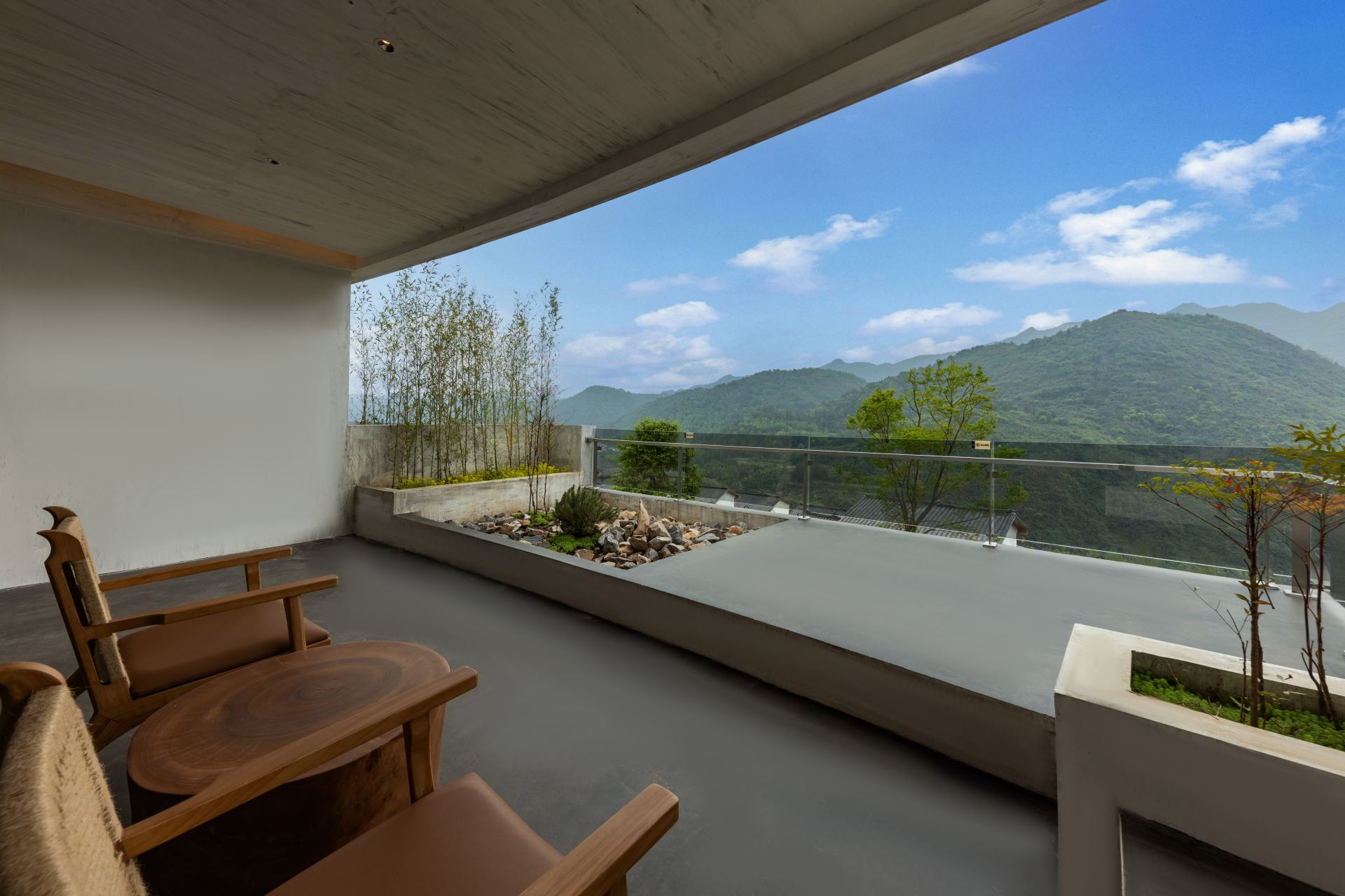 云巅|全景露台双床房