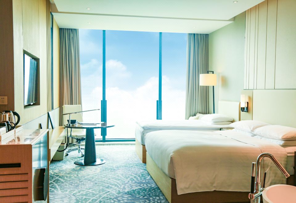 Renaissance Suzhou Wujiang HotelDeluxe Lake-view Family Room