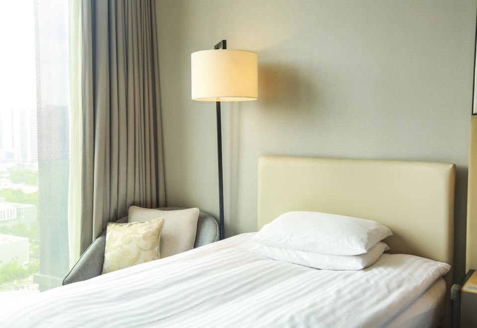 Renaissance Suzhou Wujiang HotelDeluxe Family Room