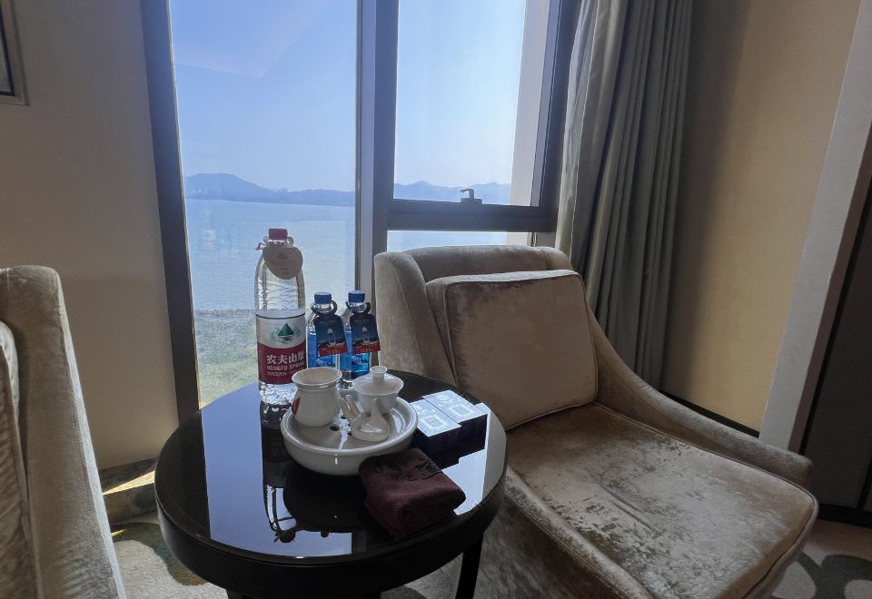 臻享海景大床房【VR6D影音+3D互動游戲】