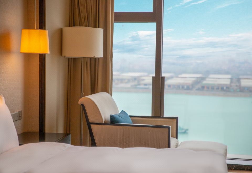 郡雅行政大床房（高层景观?欢乐时光）