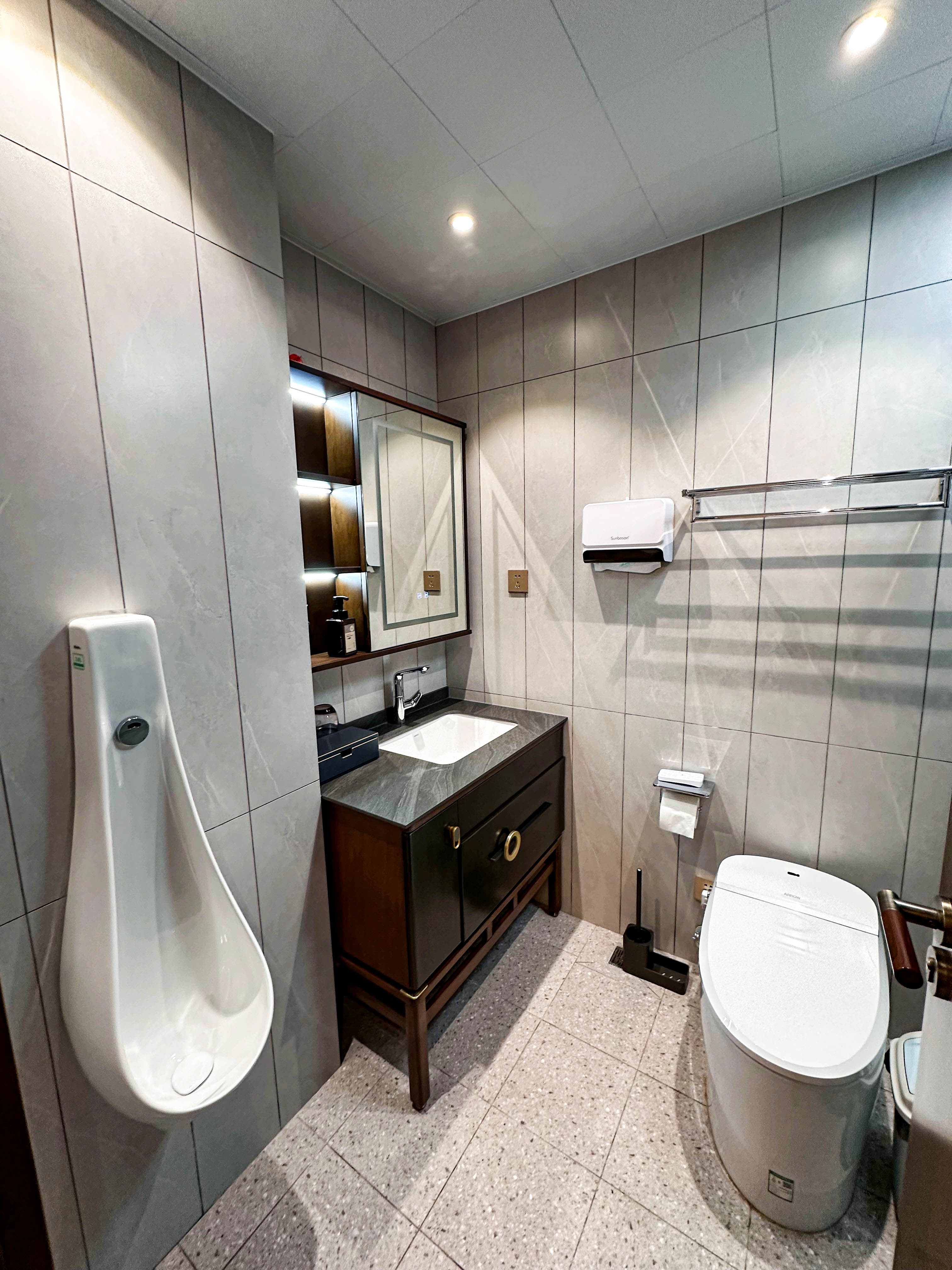 三房三衞·闲坐间·新中式商务大别墅