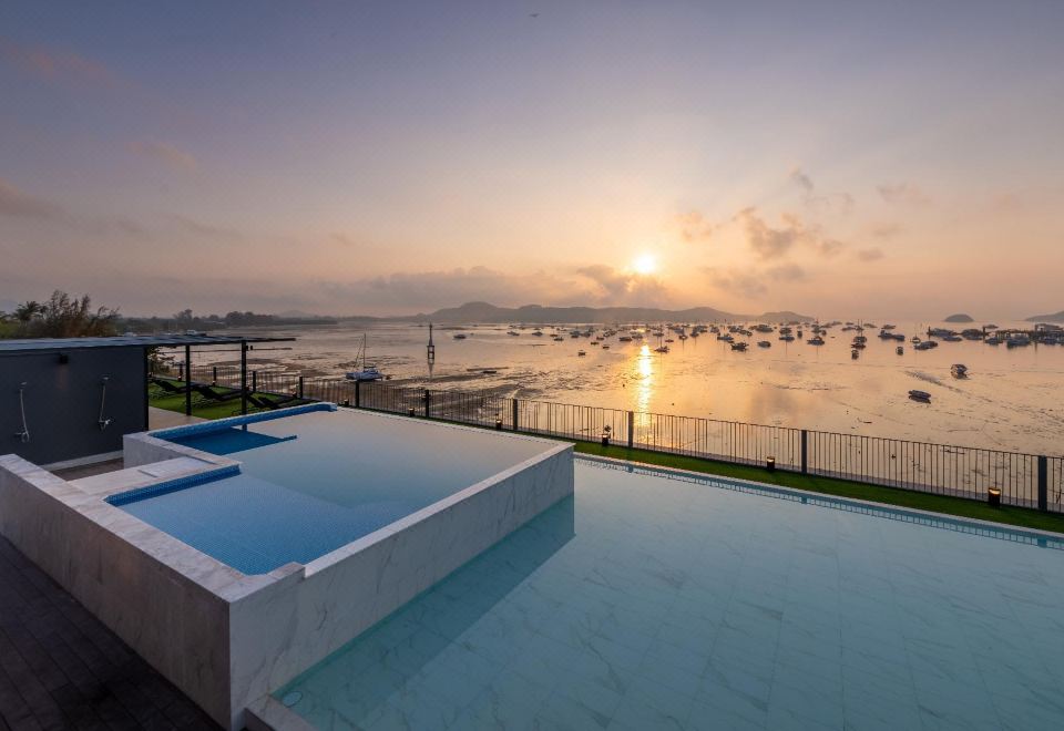 Arch39 Phuket Beach Front - SHA Plus