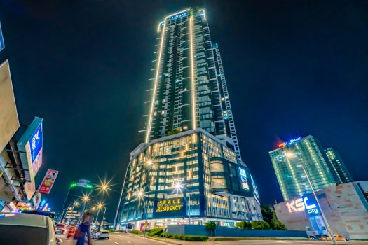 Space Residency Premium Suite Near KSL Mall by Nest Home