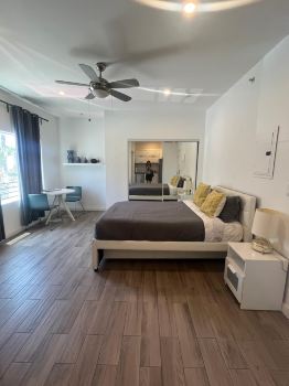 Santa Monica Pier Apartments