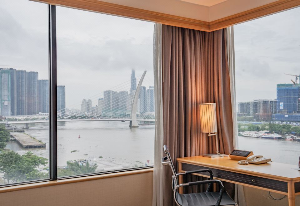 Renaissance Riverside Hotel SaigonClub level Executive King Studio